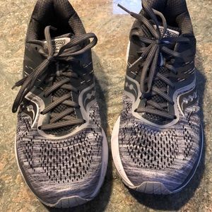 Saucony Ride Men’s Sneakers. Size 9.5